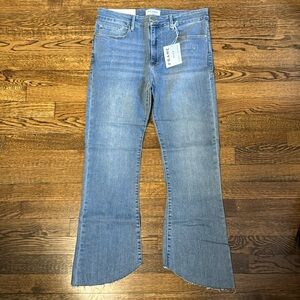 NWT FRAME LE CROP MINI BOOT DENIM